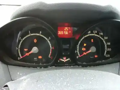 Veicolo di demolizione ford fiesta (cb1) trend dell'anno 2010 alimentato snjb