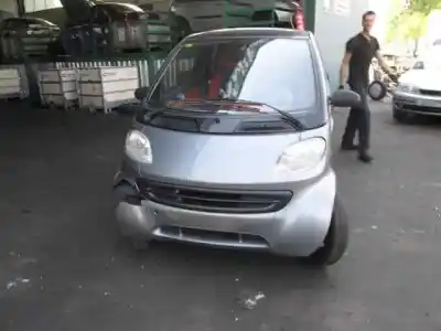 Veicolo di demolizione smart coupe cdi dell'anno 2001 alimentato d01