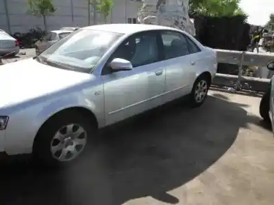 Veicolo di demolizione AUDI A4 AVANT (8E) 2.0 20V CAT (ALT) dell'anno 2001 alimentato ALT