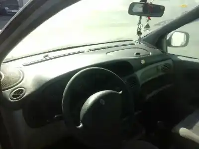 Scrapping Vehicle renault scenic rx4 (ja0) 1.9 dci salomon of the year 2000 powered f9q k7