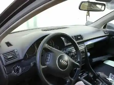 Sloopvoertuig audi a4 avant (8e) 1.8 t quattro van het jaar 2001 aangedreven avj