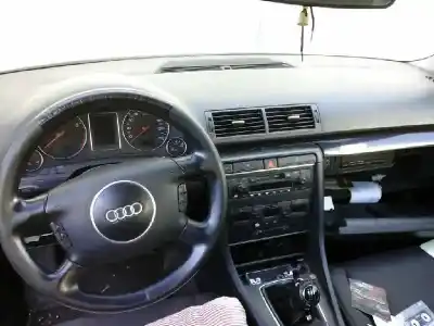 Sloopvoertuig audi a4 avant (8e) 1.8 t quattro van het jaar 2001 aangedreven avj