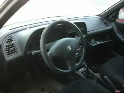 Scrapping Vehicle peugeot 306 break boulebard of the year 2001 powered rhydw10td