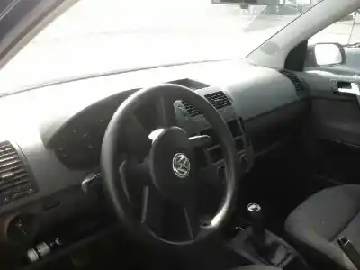 Scrapping Vehicle volkswagen polo (9n1) match of the year 2004 powered asy