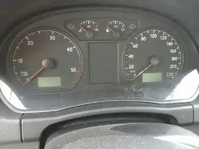 Scrapping Vehicle volkswagen polo (9n1) match of the year 2004 powered asy