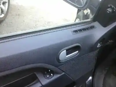 Veículo de Sucata ford fiesta (cbk) ghia do ano 2005 alimentado hhja