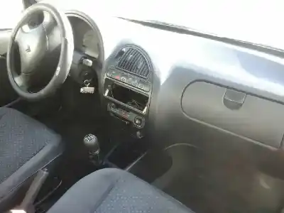 Veículo de Sucata citroen saxo 1.5 diesel do ano 1999 alimentado vjz