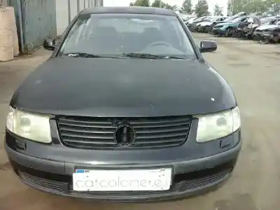 Vehículo de desguace VOLKSWAGEN PASSAT BERLINA (3B2) 2.3 V5 CAT (AGZ) del año 2000 con motor AGZ