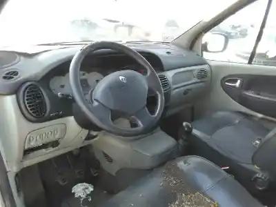 Здавання транспортного засобу renault                                            scenic rx4 (ja0)                                                                                                                                                                                                                                           2.0 16v року 2000 потужний f4r c7