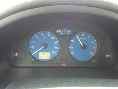 Veículo de Sucata citroen saxo 1.1 sx do ano 2002 alimentado hfx