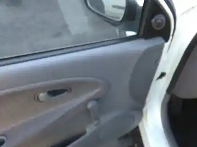 Veículo de Sucata kia rio 1.3 cat do ano 2001 alimentado 