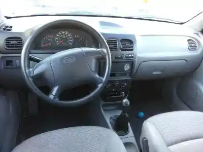 Veículo de Sucata kia rio 1.3 cat do ano 2001 alimentado 