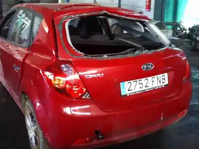 Veículo de Sucata kia cee´d concept do ano 2007 alimentado d4fbl