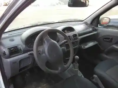 Veicolo di demolizione renault clio ii fase i (b/cbo) 1.9 d alize dell'anno 2000 alimentato f8q k6