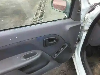 Veicolo di demolizione renault clio ii fase i (b/cbo) 1.9 d alize dell'anno 2000 alimentato f8q k6