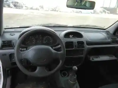 Veicolo di demolizione renault clio ii fase i (b/cbo) 1.9 d alize dell'anno 2000 alimentato f8q k6