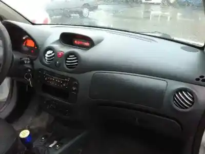 Veículo de Sucata citroen c2 furio do ano 2004 alimentado 8hx