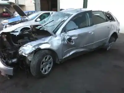 Vehicul casat audi a4 avant (8e) 1.9 tdi (96kw) al anului 2002 alimentat awx