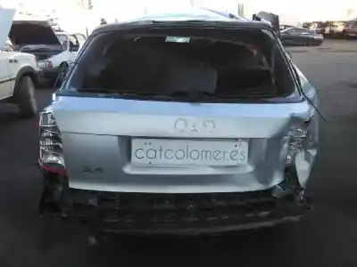 Vehicul casat audi a4 avant (8e) 1.9 tdi (96kw) al anului 2002 alimentat awx