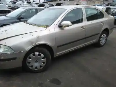 Veículo de Sucata skoda octavia berlina (1z3) trend do ano 2004 alimentado bkc