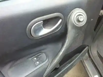 Veículo de Sucata renault megane ii berlina 3p confort authentique do ano 2003 alimentado k4m t7