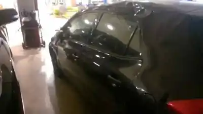 Veículo de Sucata toyota auris luna+ do ano 2008 alimentado 1nd