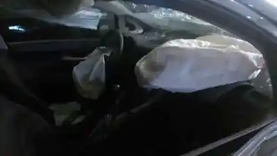 Veículo de Sucata toyota auris luna+ do ano 2008 alimentado 1nd