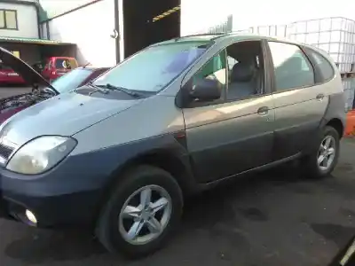 Scrapping Vehicle renault scenic rx4 (ja0) 2.0 16v dynamique of the year 2000 powered f4r c7