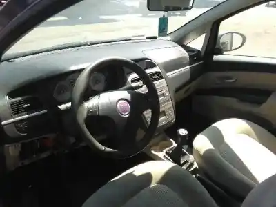 Veículo de Sucata fiat linea (323_, 110_) 1.3 d multijet (323axb11 323axb1a) do ano 2008 alimentado 199a3000