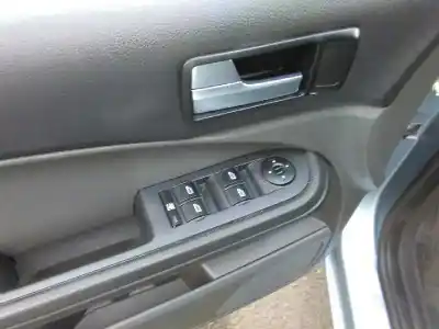 Здавання транспортного засобу ford focus c-max (cap) ghia (d) року 2004 потужний g6da