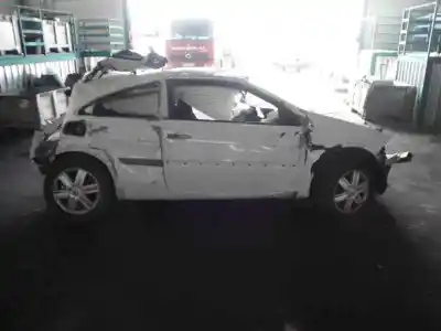 Veículo de Sucata renault megane ii sedán (lm0/1_) 1.9 dci (lm0g lm1g lm2c) do ano 2004 alimentado f9q Veículo de Sucata renault megane ii sedán (lm0/1_) 1.9 dci (lm0g lm1g lm2c) do ano 2004 alimentado f9q