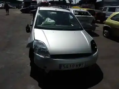 Veicolo di demolizione ford fiesta (cbk) 1.4 16v cat dell'anno 2002 alimentato fxjb