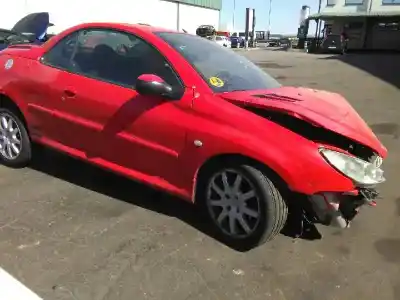 Veicolo di demolizione peugeot 206 cc cc dell'anno 2002 alimentato nfu