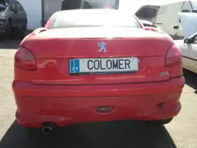Veicolo di demolizione peugeot 206 cc cc dell'anno 2002 alimentato nfu