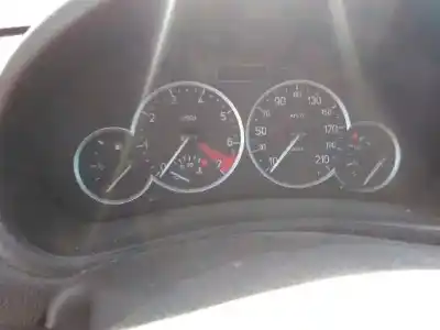 Veicolo di demolizione peugeot 206 cc cc dell'anno 2002 alimentato nfu