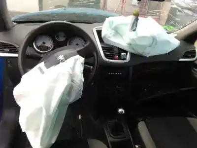 Veículo de Sucata peugeot 207 x-line do ano 2006 alimentado kfu