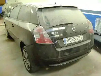 Veículo de Sucata fiat stilo (192) 1.4 do ano 2004 alimentado 843a1.000