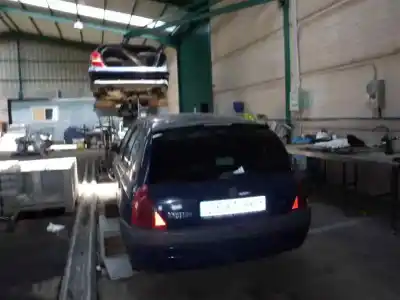 Scrapping Vehicle renault clio ii fase ii (b/cb0) 1.2 16v of the year 2001 powered d4f