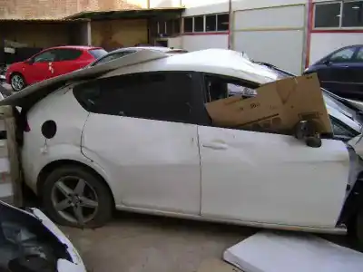 Veículo de Sucata seat leon (1p1) reference do ano 2010 alimentado cay