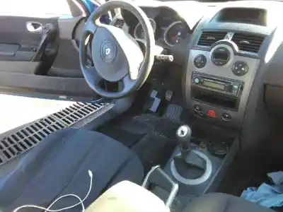Veículo de Sucata renault megane ii berlina 3p confort authentique do ano 2004 alimentado k4m t7