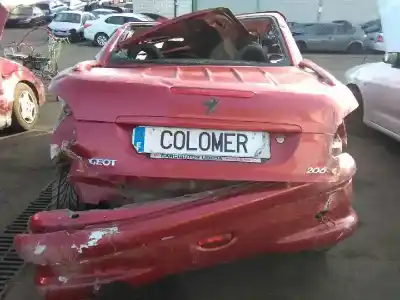 Veicolo di demolizione peugeot 206 cc cc dell'anno 2003 alimentato rfn