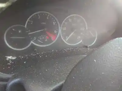 Veicolo di demolizione peugeot 206 cc cc dell'anno 2003 alimentato rfn