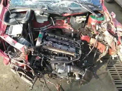 Veicolo di demolizione peugeot 206 cc cc dell'anno 2003 alimentato rfn