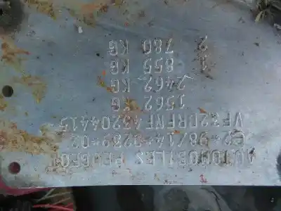 Veicolo di demolizione peugeot 206 cc cc dell'anno 2003 alimentato rfn