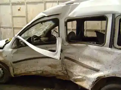 Veículo de Sucata opel combo 1.7 16v dti cat (y 17 dt / lr6) do ano 2003 alimentado y17dt