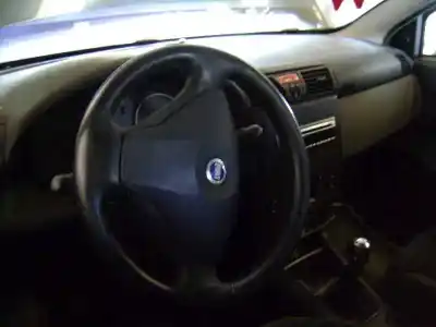 Veículo de Sucata fiat stilo (192) 1.8 16v cat do ano 2002 alimentado 192a4.000