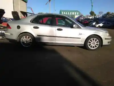 Veicolo di demolizione saab 9-3 berlina 2.2 s tid dell'anno 2002 alimentato d223l