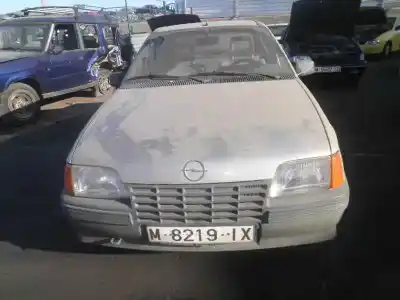 Veicolo di demolizione opel kadett e 1.6 dell'anno 1988 alimentato 16sv