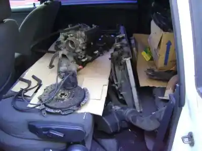 Veículo de Sucata hyundai precision galloper 2.0 do ano 2001 alimentado 