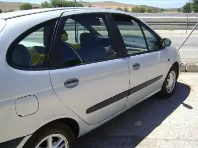 Scrapping Vehicle renault scenic (ja..) 1.8 of the year 2000 powered f4p